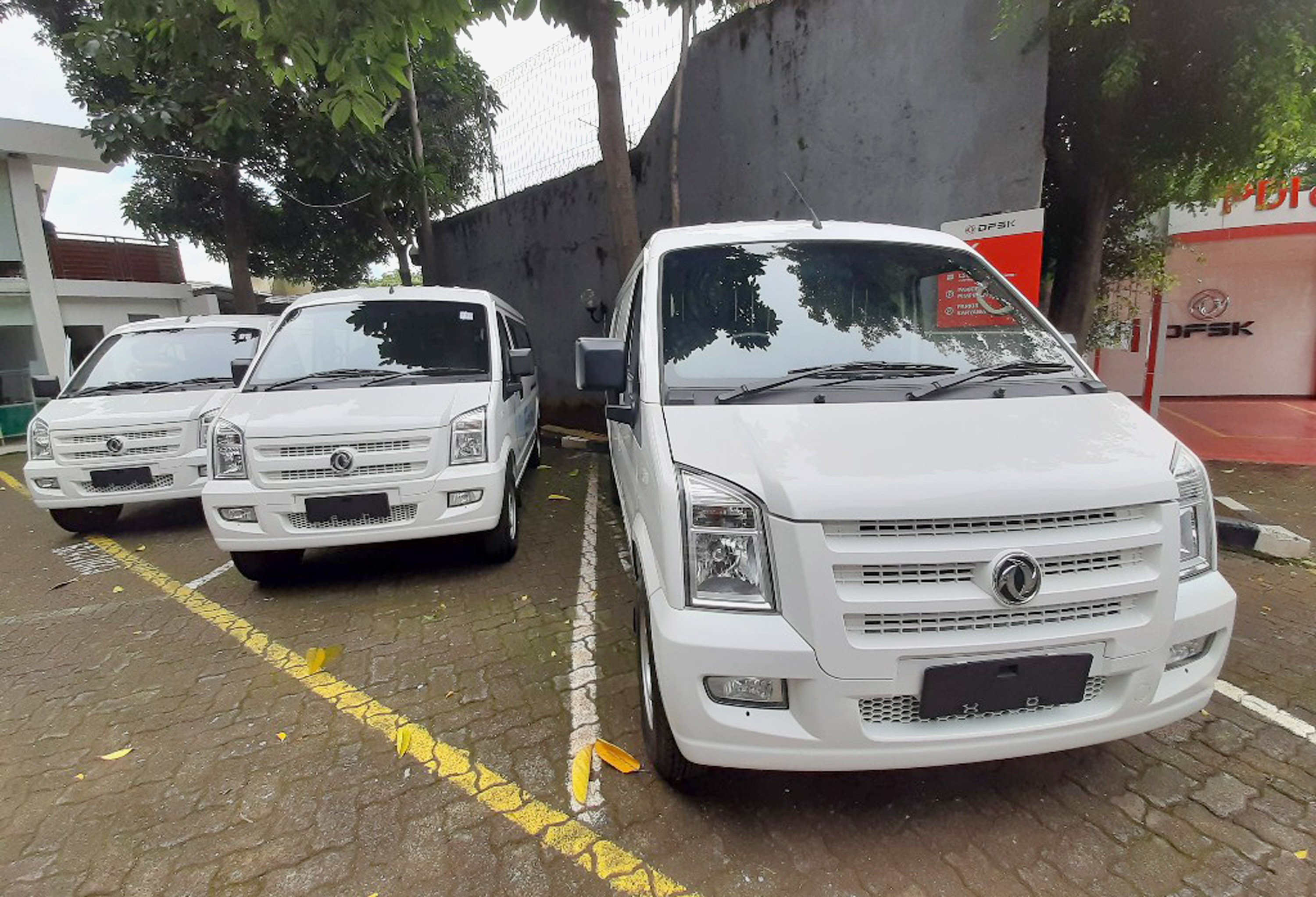 DFSK Gelora Minibus Siap Mengaspal di Indonesia - [en]